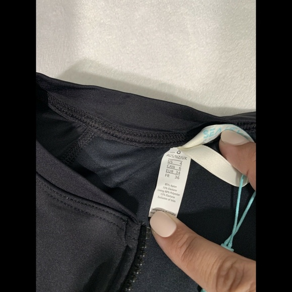 NEW‎ $110 Sea Level Front Zip Long Sleeve One-Piece Swimsuit [ 4 US ] - Picture 10 of 12